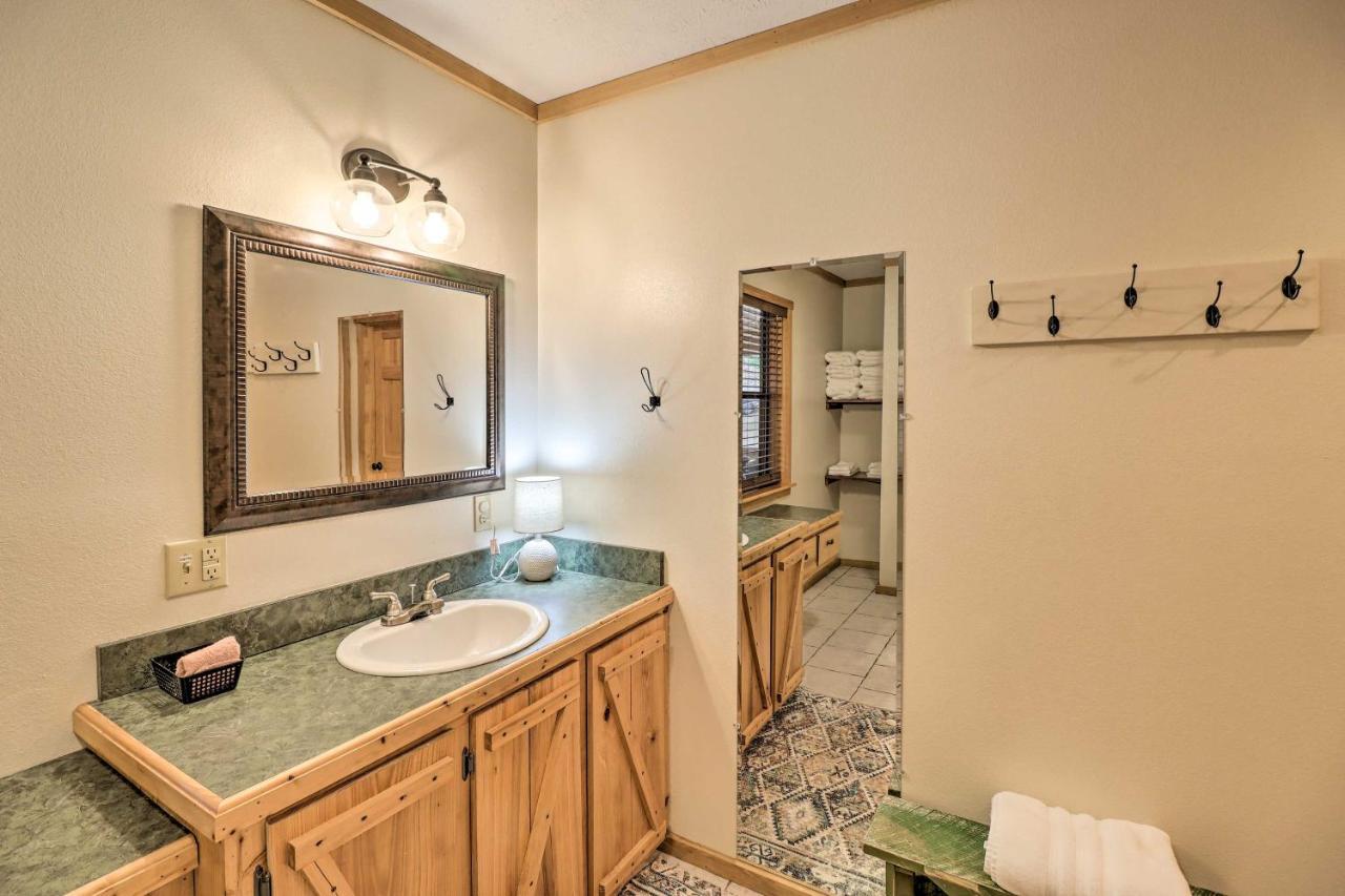 Piney Bluff Retreat With Mountain Views! 빌라 외부 사진